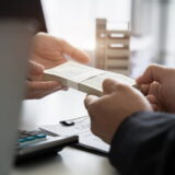 闇金からの電話を無視するのは危険！安全な対処方法や相談先を紹介